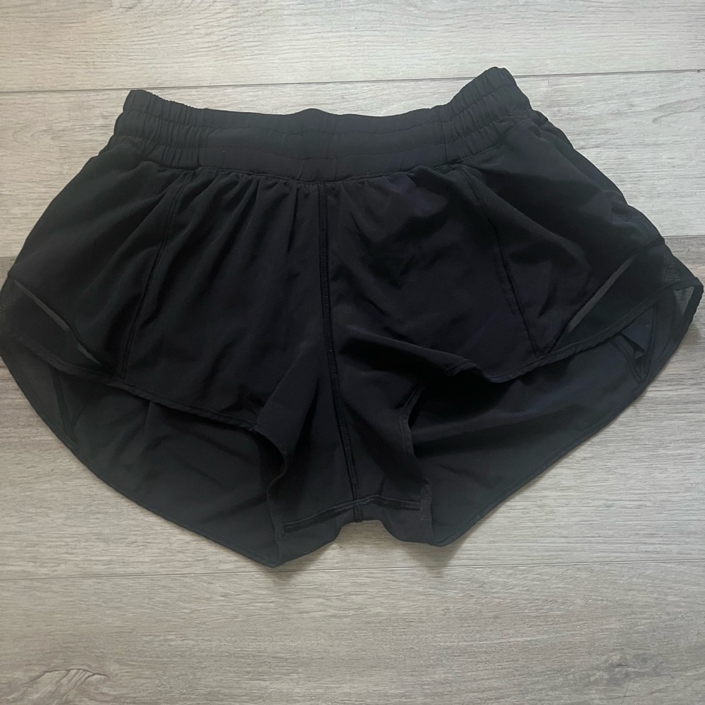 Lululemon black hotty hot shorts